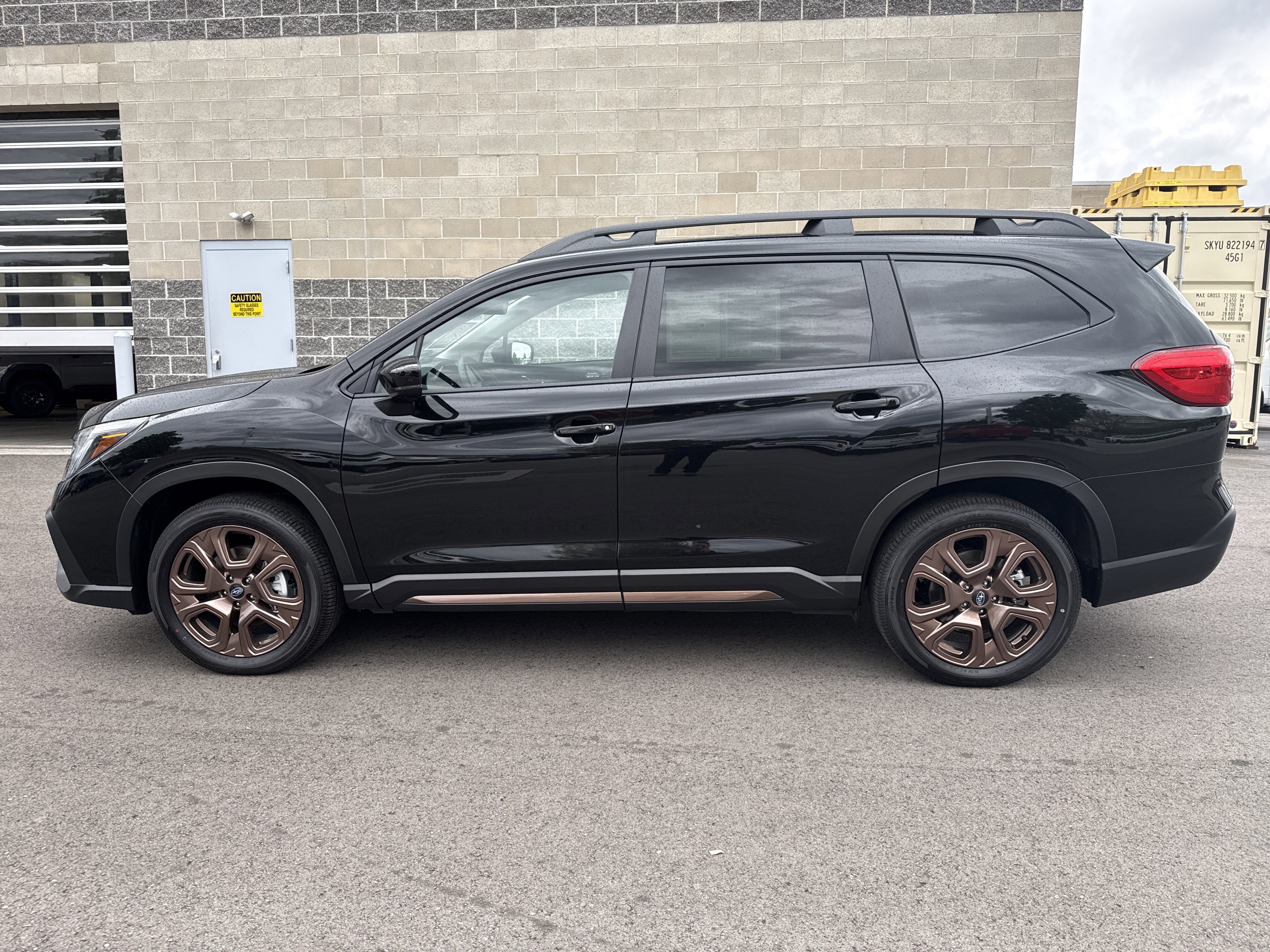 Used 2025 Subaru Ascent Bronze Edition image 3