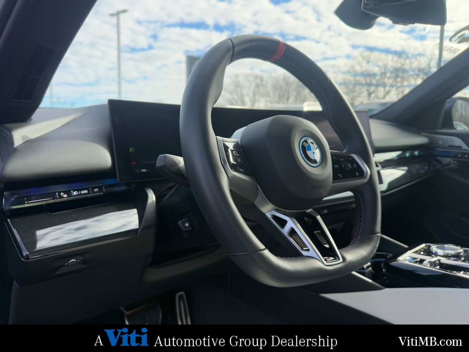 Used 2025 BMW i5 M60 w/ Executive Package image 17