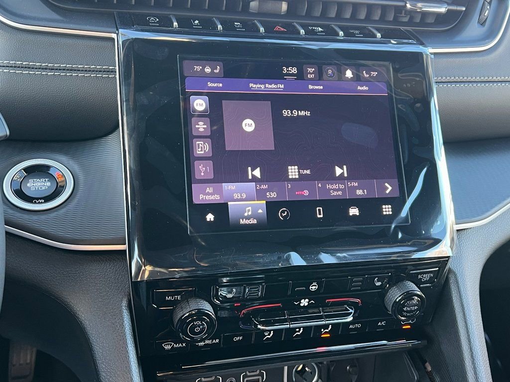 New 2025 Jeep Grand Cherokee L Altitude image 24