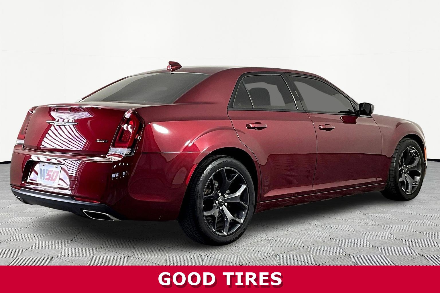 Used 2023 Chrysler 300 Touring w/ Sport Appearance Package image 6