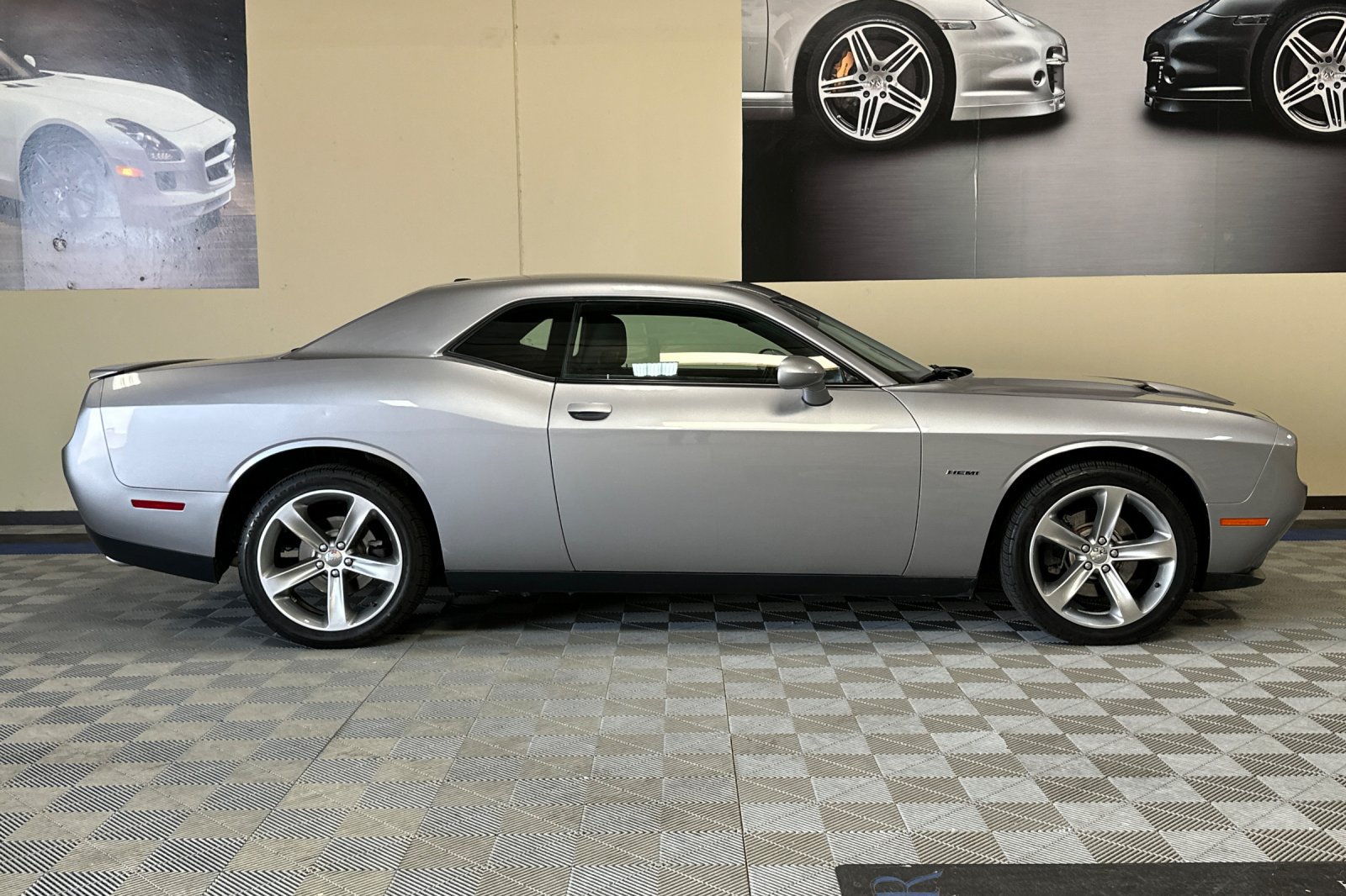 Used 2015 Dodge Challenger R/T w/ Quick Order Package 28B R/T RWD image 3