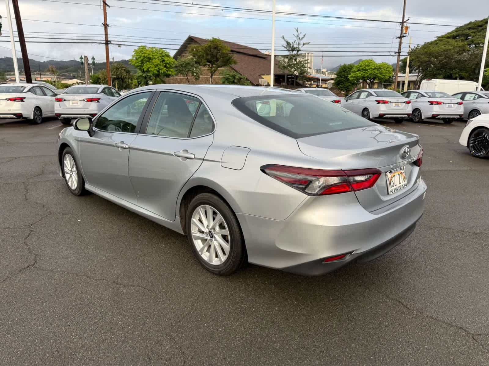 Used 2023 Toyota Camry LE image 4