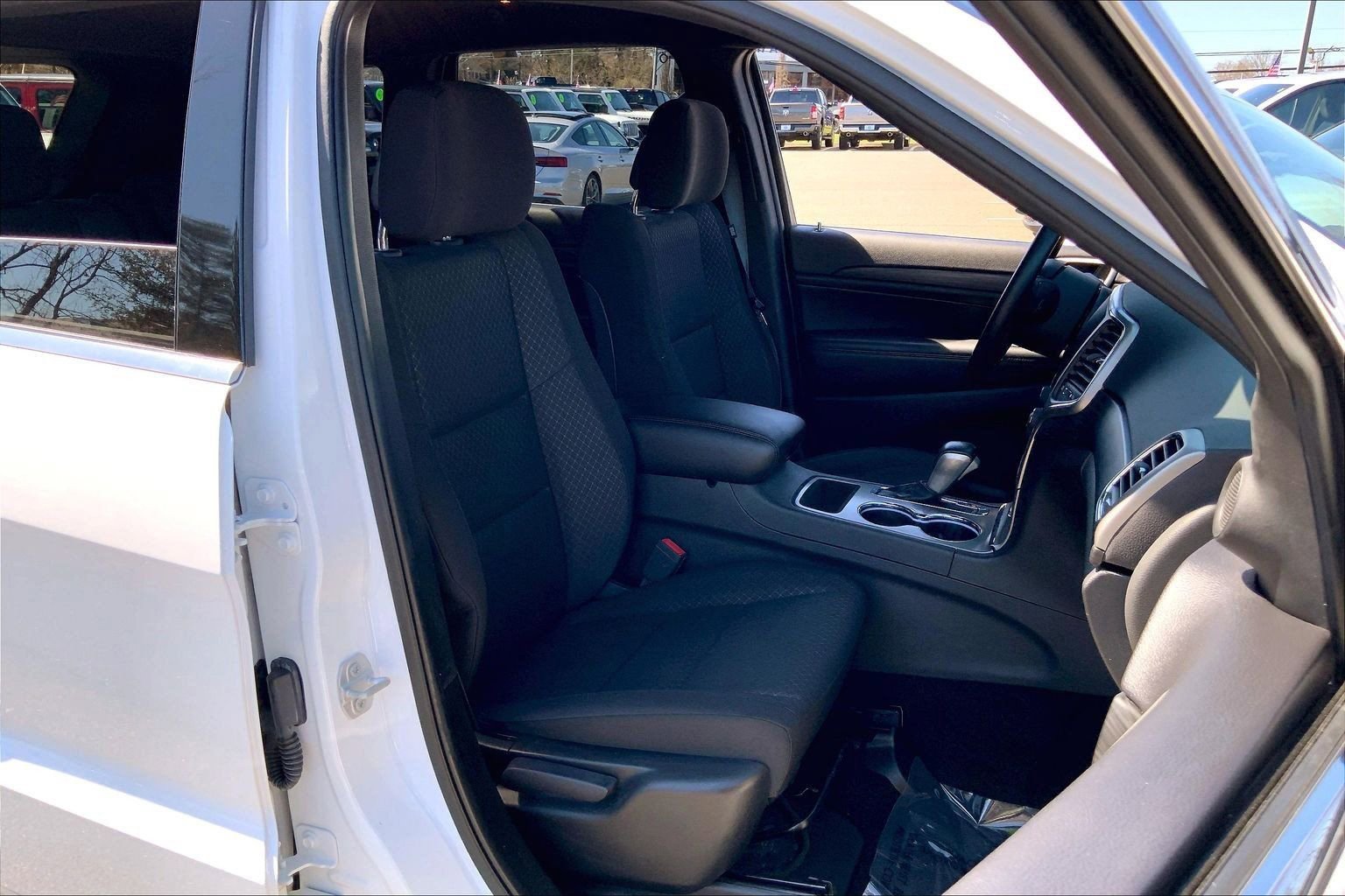 Certified 2021 Jeep Grand Cherokee Laredo AWD/4WD image 7