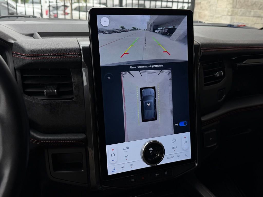 Used 2022 Ford Expedition Limited AWD/4WD image 8