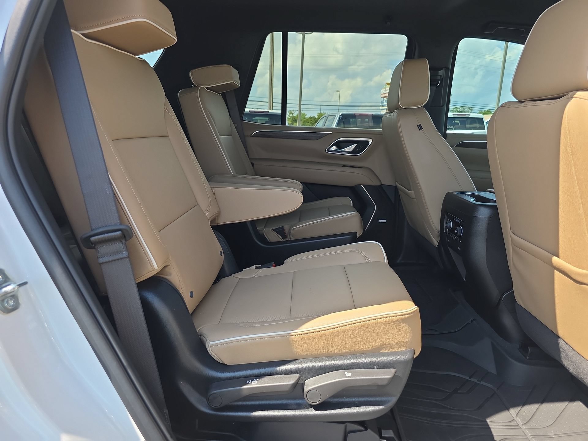Used 2024 Chevrolet Tahoe Premier RWD image 15