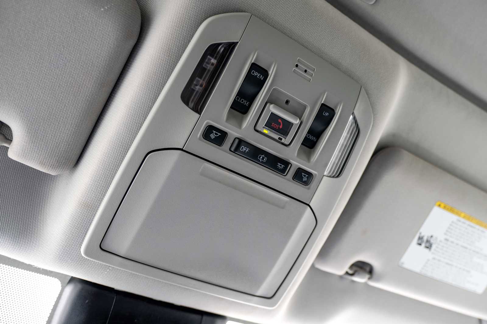 Used 2020 Toyota Highlander XLE FWD image 26