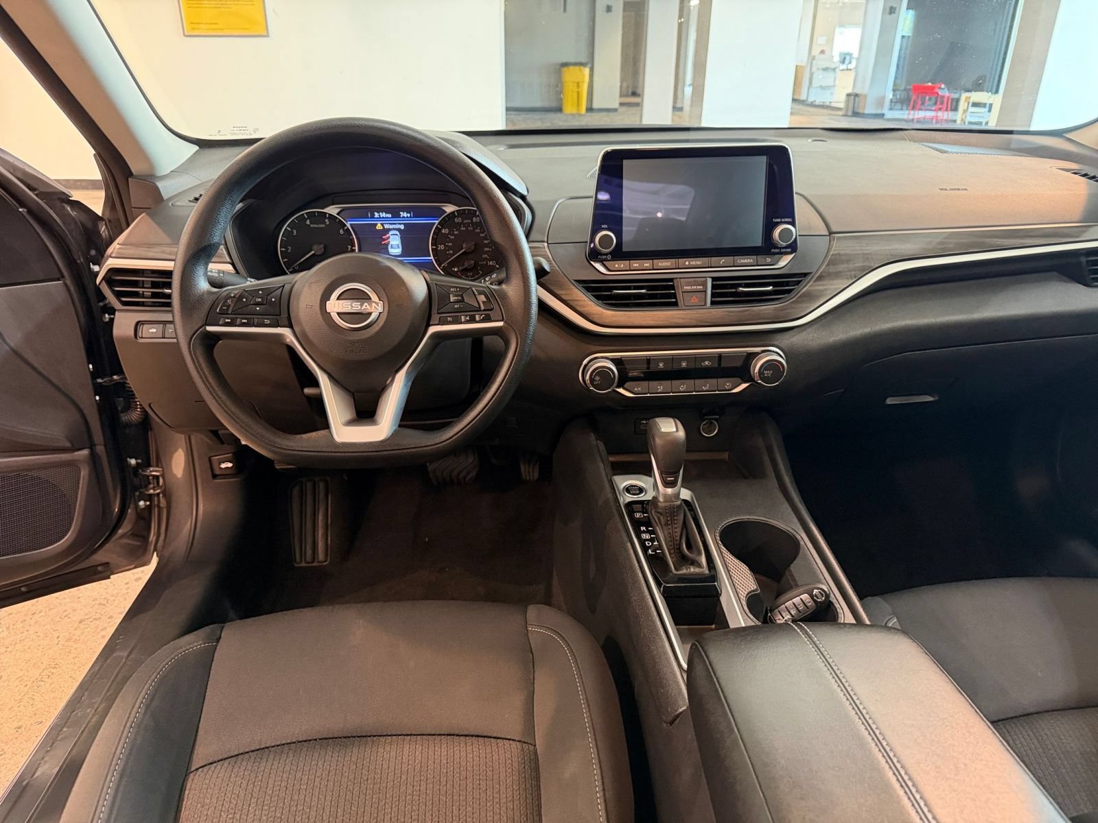 Used 2025 Nissan Altima 2.5 SV FWD image 28