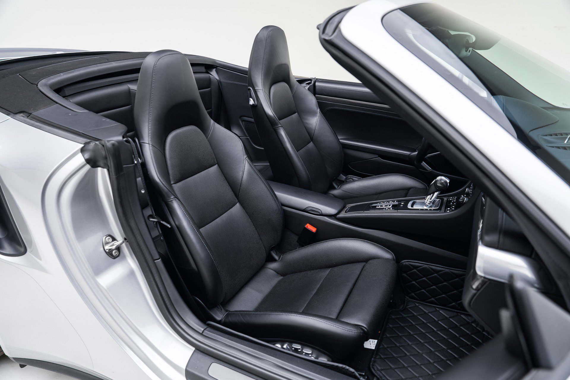 Used 2016 Porsche 911 Turbo S image 34