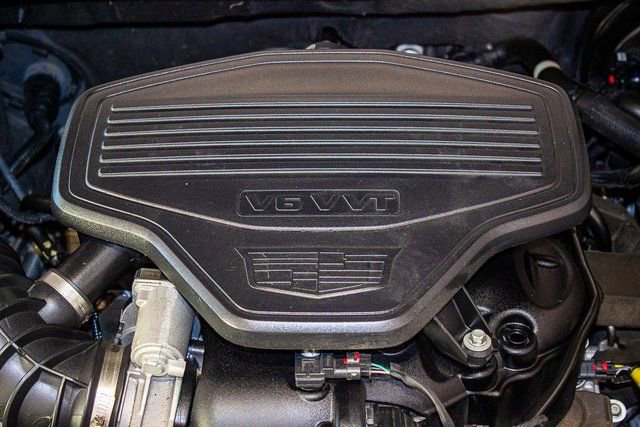 Used 2021 Cadillac XT5 Premium Luxury w/ LPO, Floor Liner Package image 4