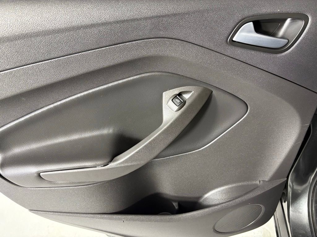 Used 2018 Ford Escape SE image 33