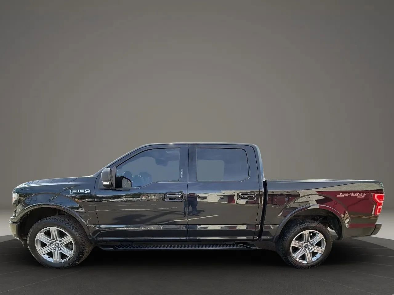 Used 2019 Ford F150 XLT w/ Equipment Group 302A Luxury AWD/4WD image 8