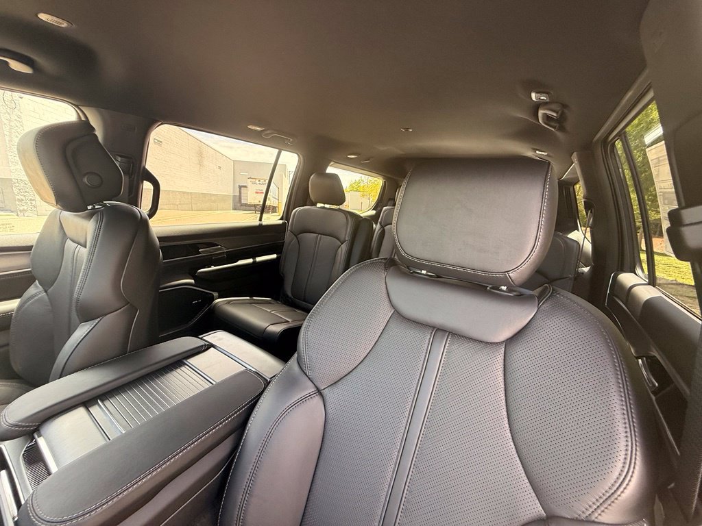 New 2026 Jeep Grand Wagoneer Limited AWD/4WD image 24
