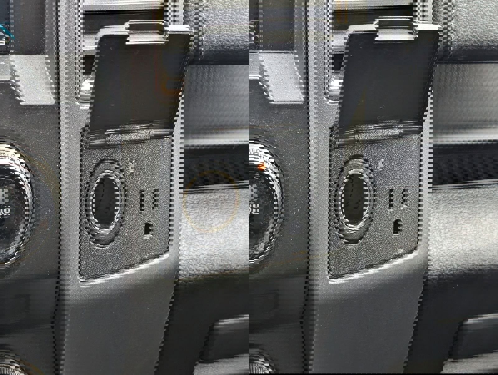 Used 2017 Ford F150 Raptor w/ Equipment Group 802A Luxury image 21