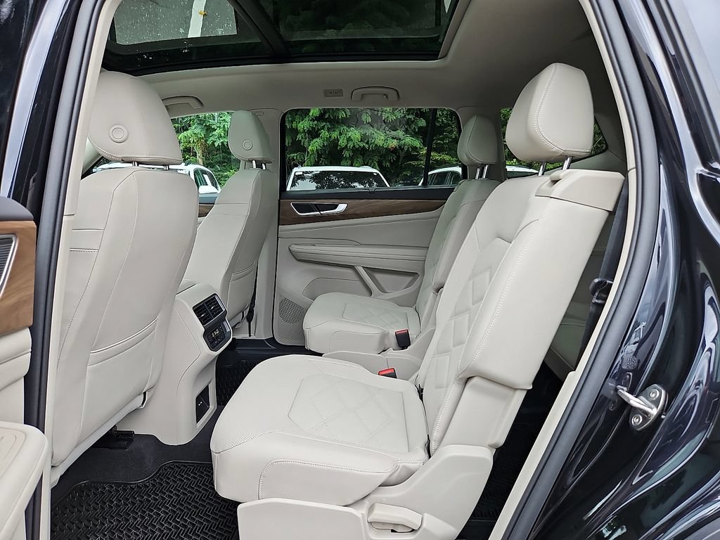 Certified 2024 Volkswagen Atlas SE w/ Panoramic Sunroof Package AWD/4WD image 12