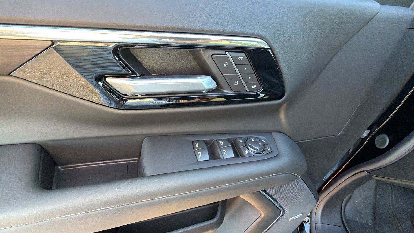 New 2026 Chevrolet Tahoe Z71 w/ Comfort Package AWD/4WD image 16