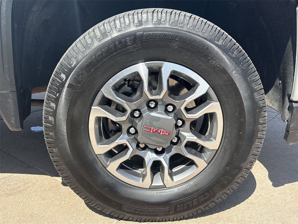 Used 2023 GMC Sierra 3500 Denali w/ Denali Ultimate Package image 9