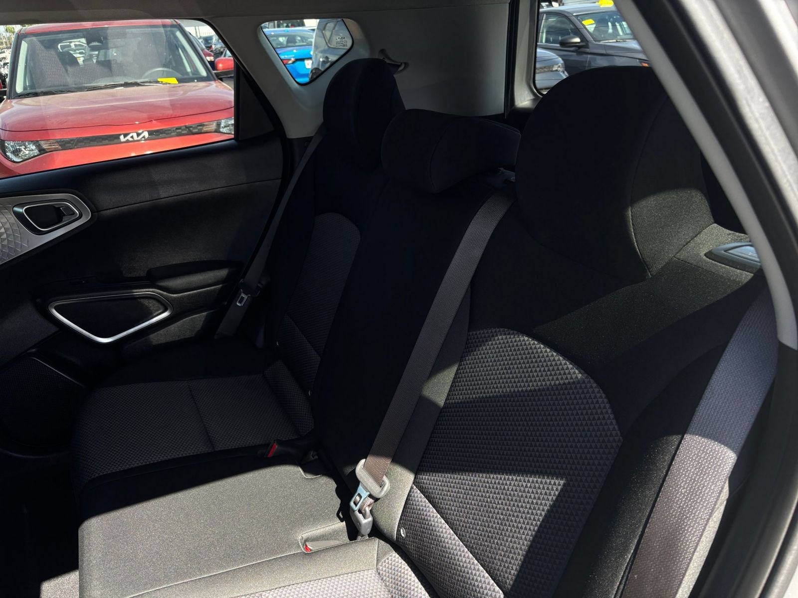 Used 2025 Kia Soul LX w/ LX Technology Package FWD image 25