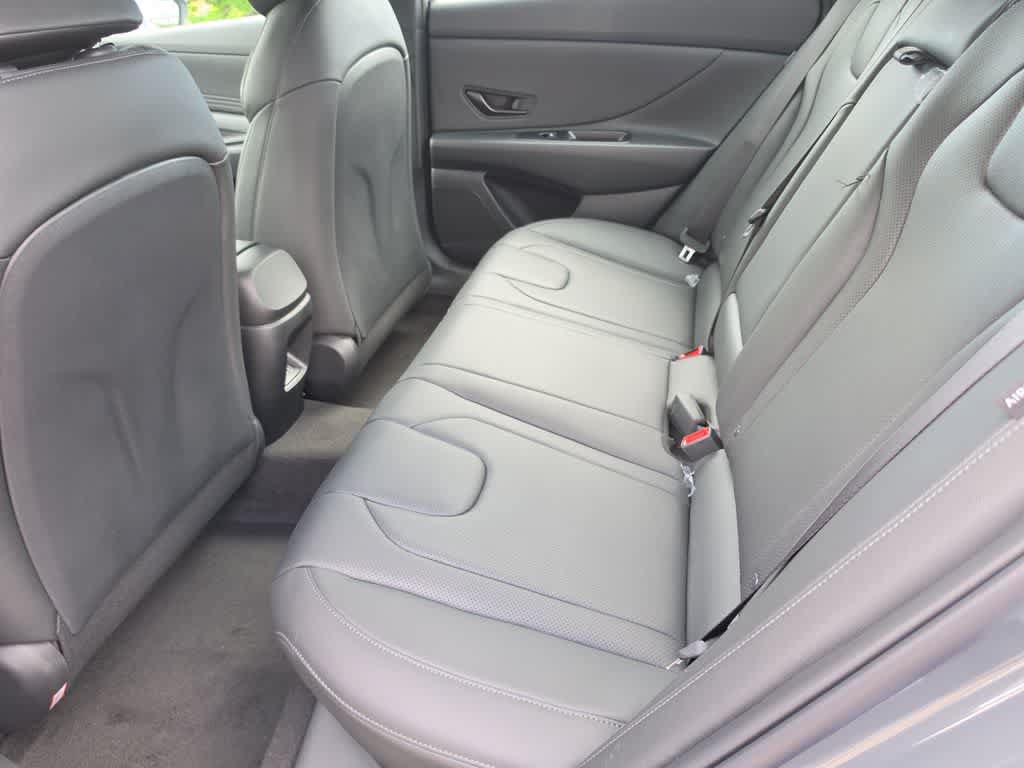 New 2026 Hyundai Elantra SEL Sport FWD image 21