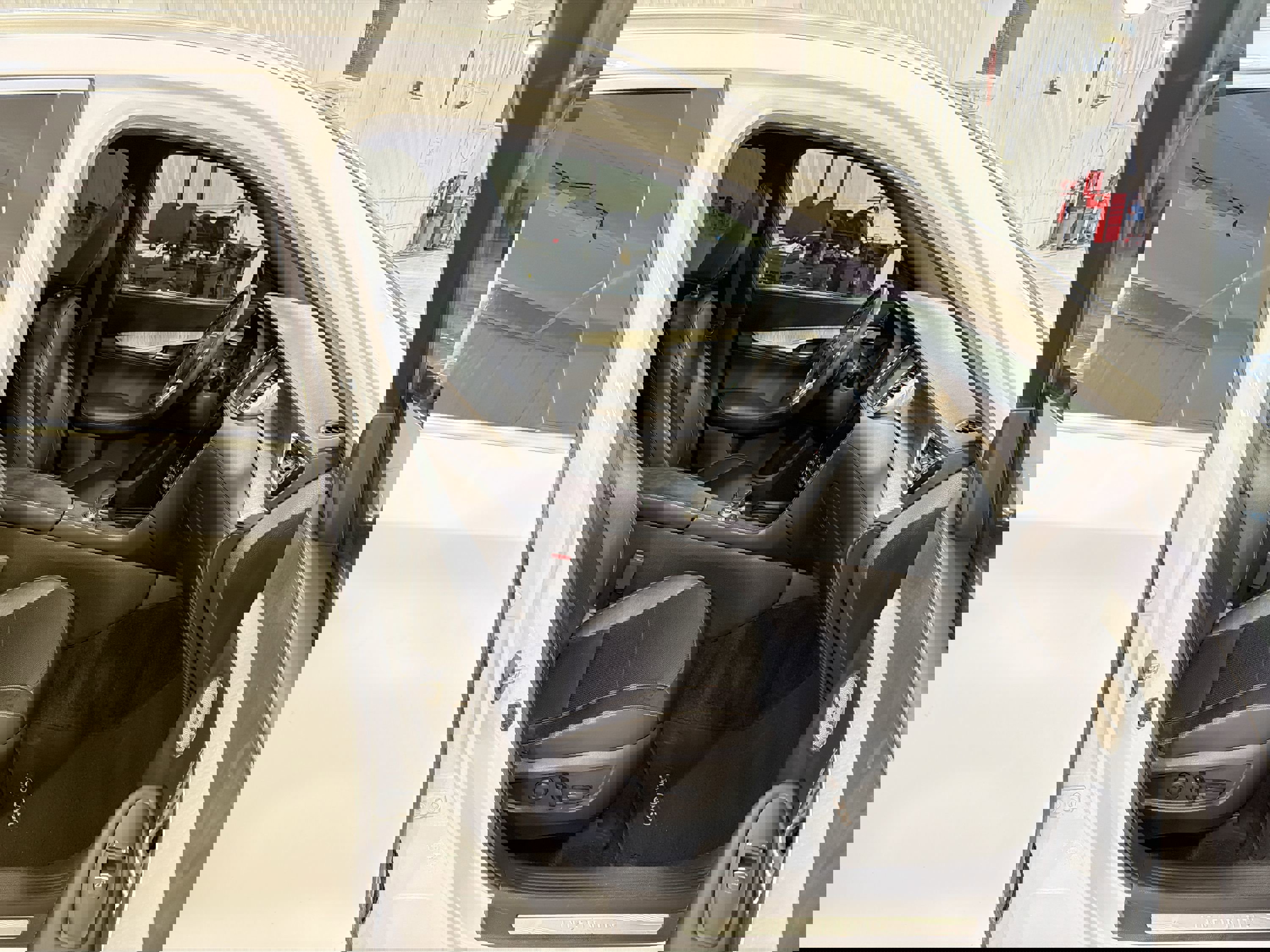 Used 2019 INFINITI QX50 Essential w/ Sensory Package FWD image 29