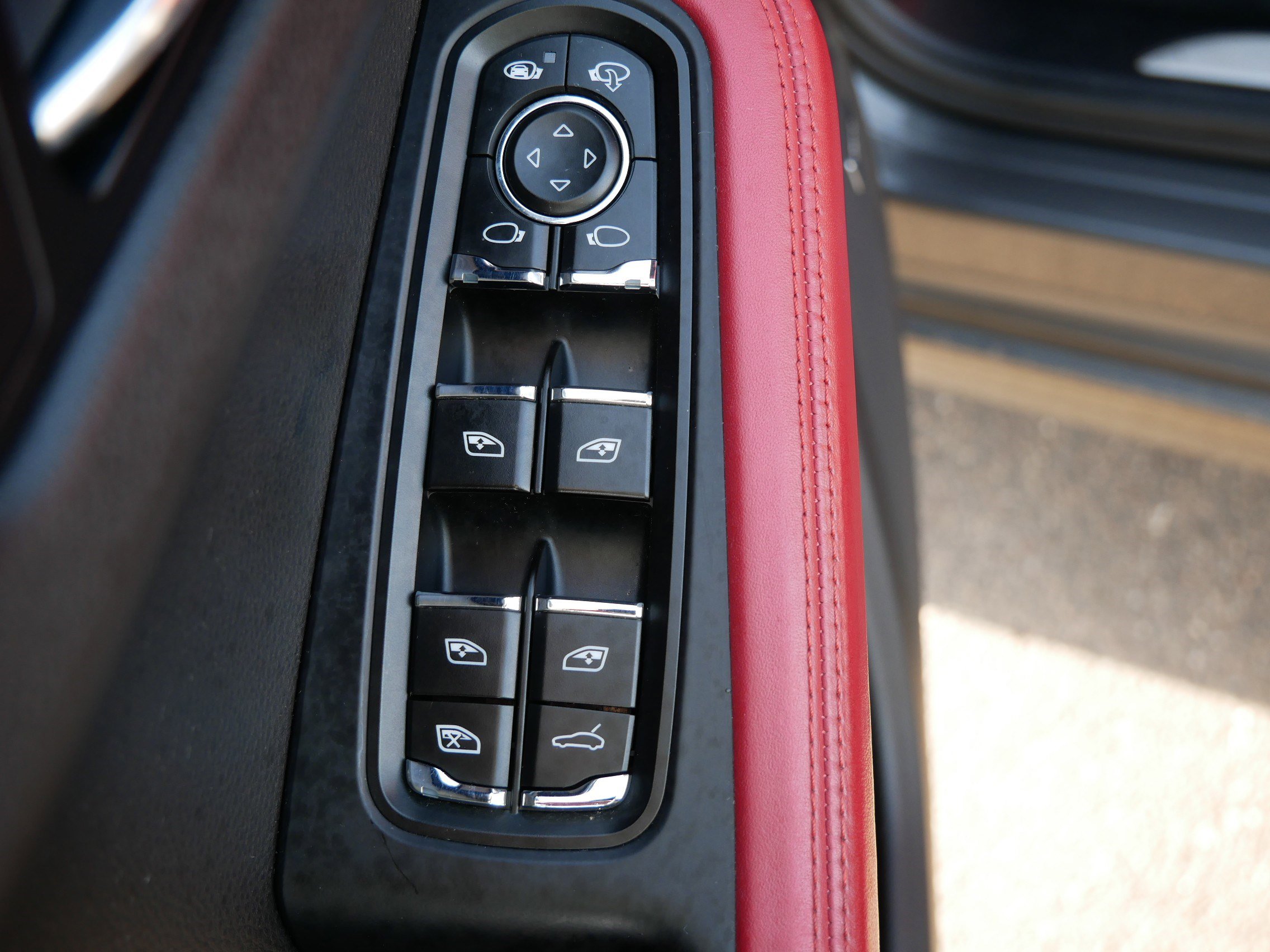 Used 2018 Porsche Macan GTS image 19