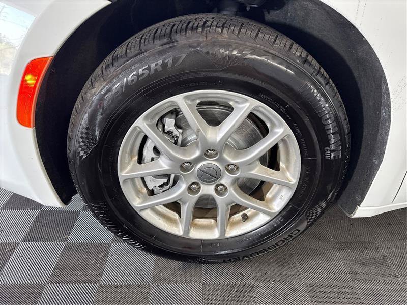 Used 2023 Chrysler Voyager LX FWD image 32
