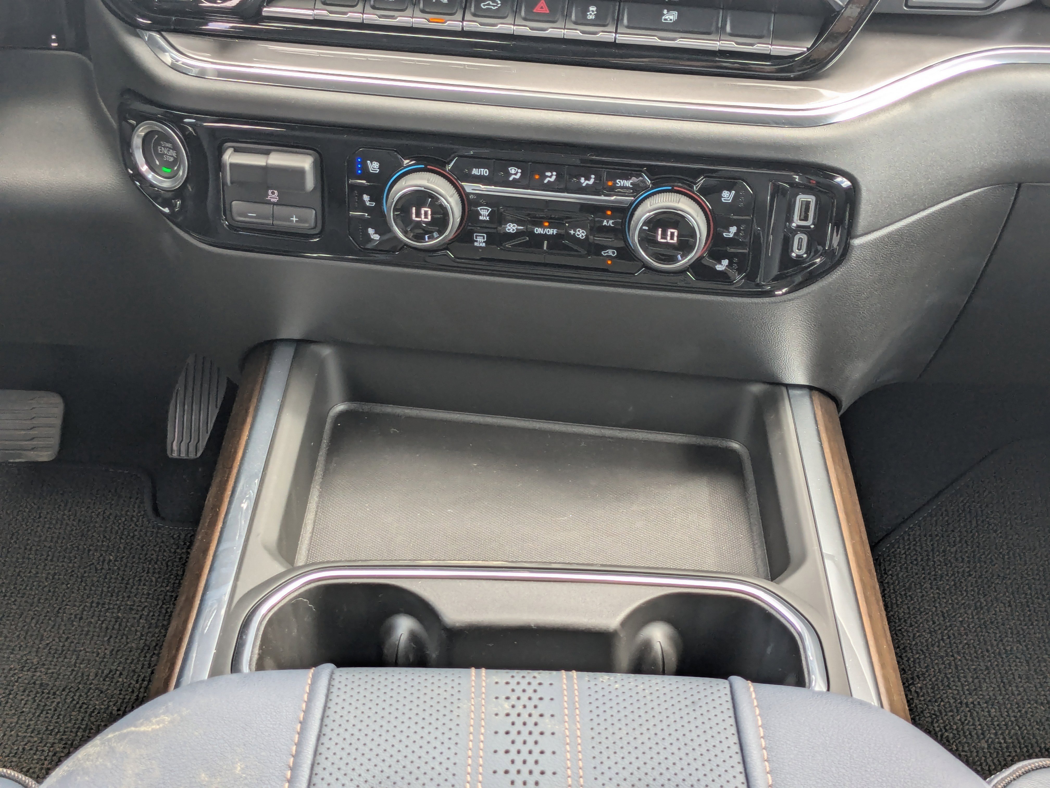 New 2024 Chevrolet Silverado 3500 High Country w/ High Country Premium Package image 6