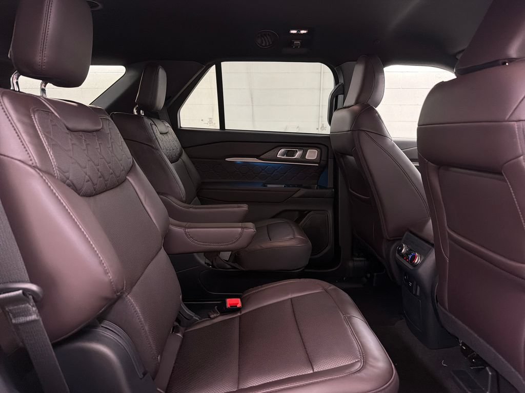 New 2027 Ford Explorer Platinum RWD image 29
