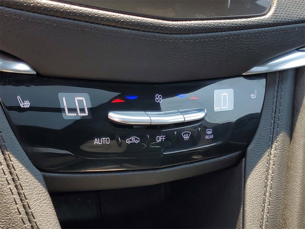 Certified 2023 Cadillac XT6 Luxury image 32