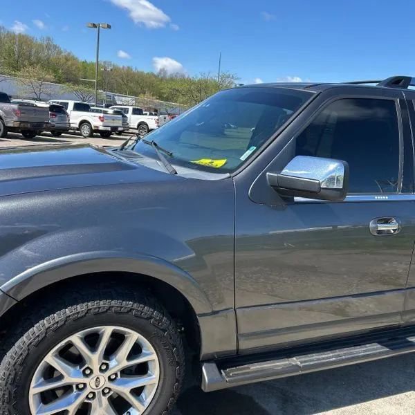 Used 2017 Ford Expedition Limited AWD/4WD image 2