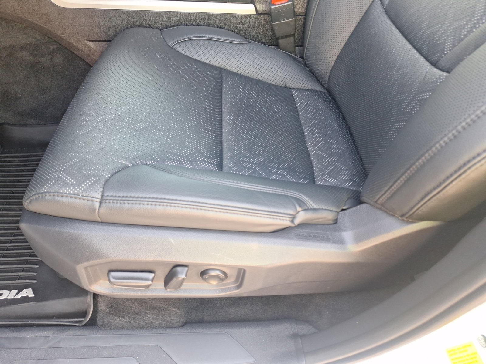 Used 2025 Toyota Sequoia Limited AWD/4WD image 15