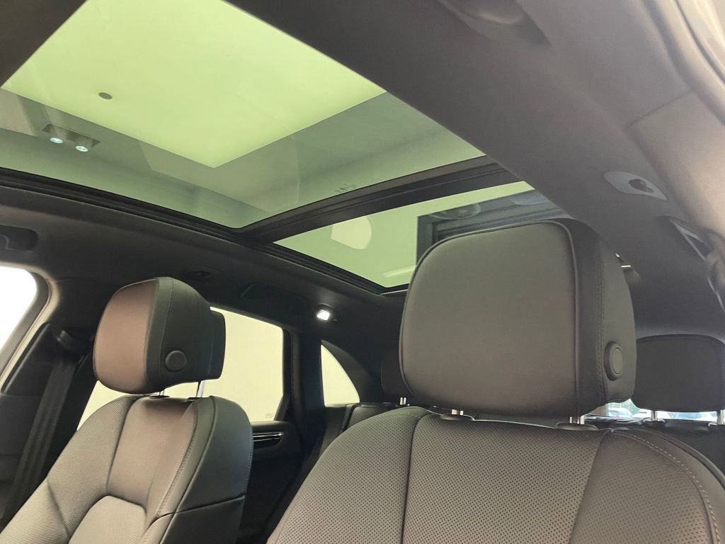 New 2026 Porsche Macan AWD/4WD image 18