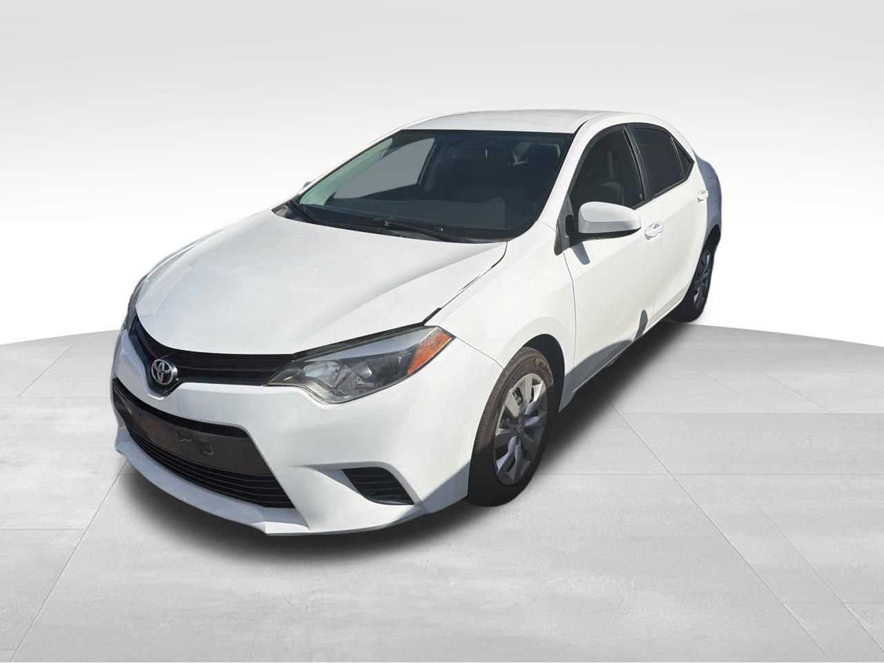 Used 2016 Toyota Corolla LE FWD image 2