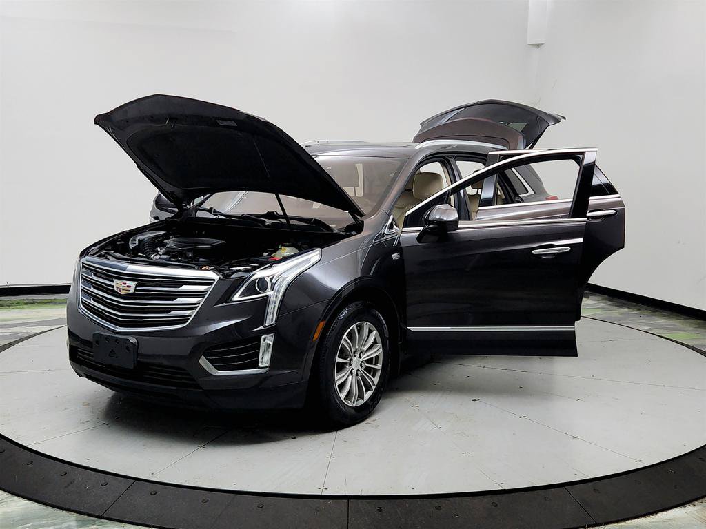 Used 2017 Cadillac XT5 Luxury w/ Driver Awareness Package FWD image 9
