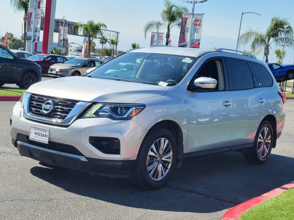 Used 2019 Nissan Pathfinder S FWD image 2