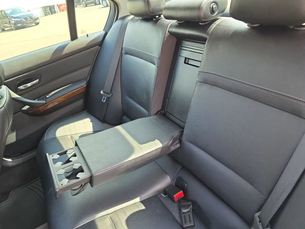 Used 2011 BMW 328i Sedan RWD image 37