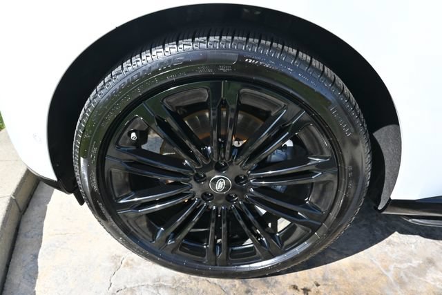 Used 2025 Land Rover Range Rover SE AWD/4WD image 10
