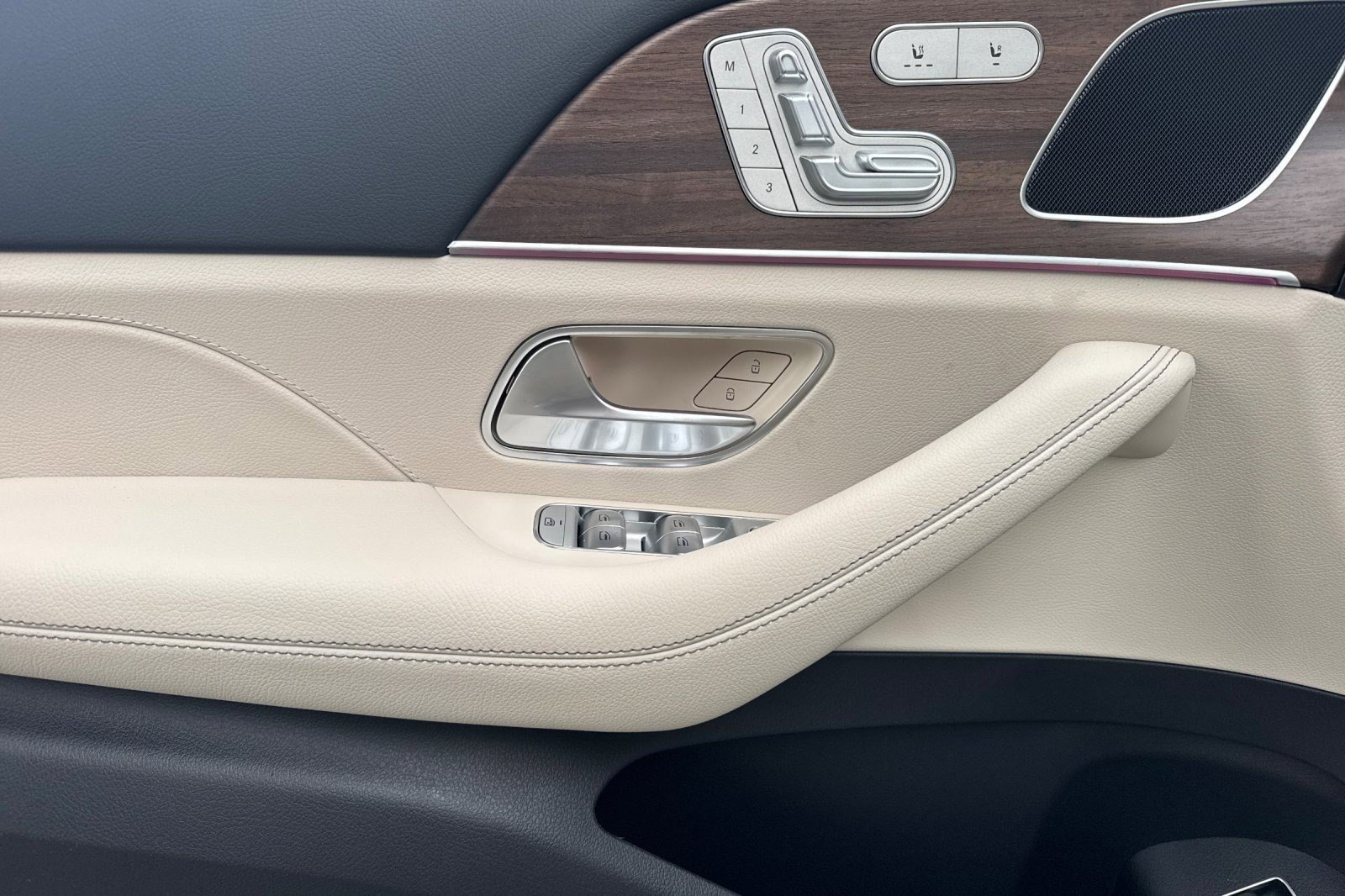 New 2026 Mercedes-Benz GLE 450 4MATIC image 13