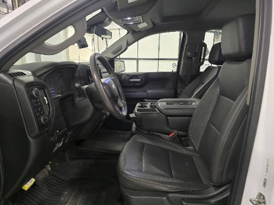 Used 2023 Chevrolet Silverado 1500 W/T w/ Trailering Package AWD/4WD image 13