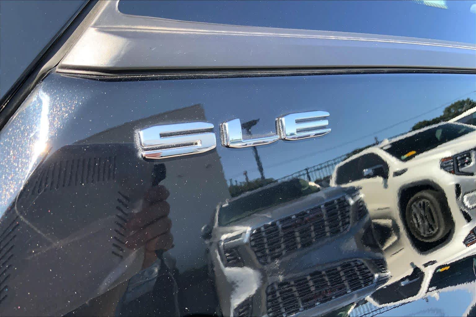 Used 2023 GMC Terrain SLE w/ Driver Convenience Package AWD/4WD image 10