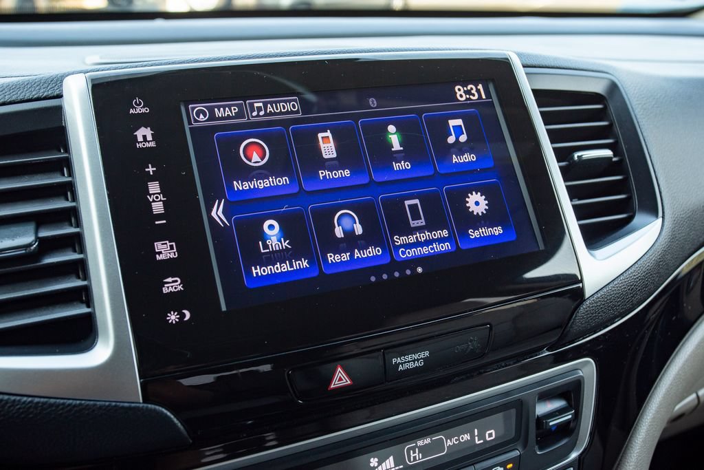 Certified 2017 Honda Pilot Touring image 30
