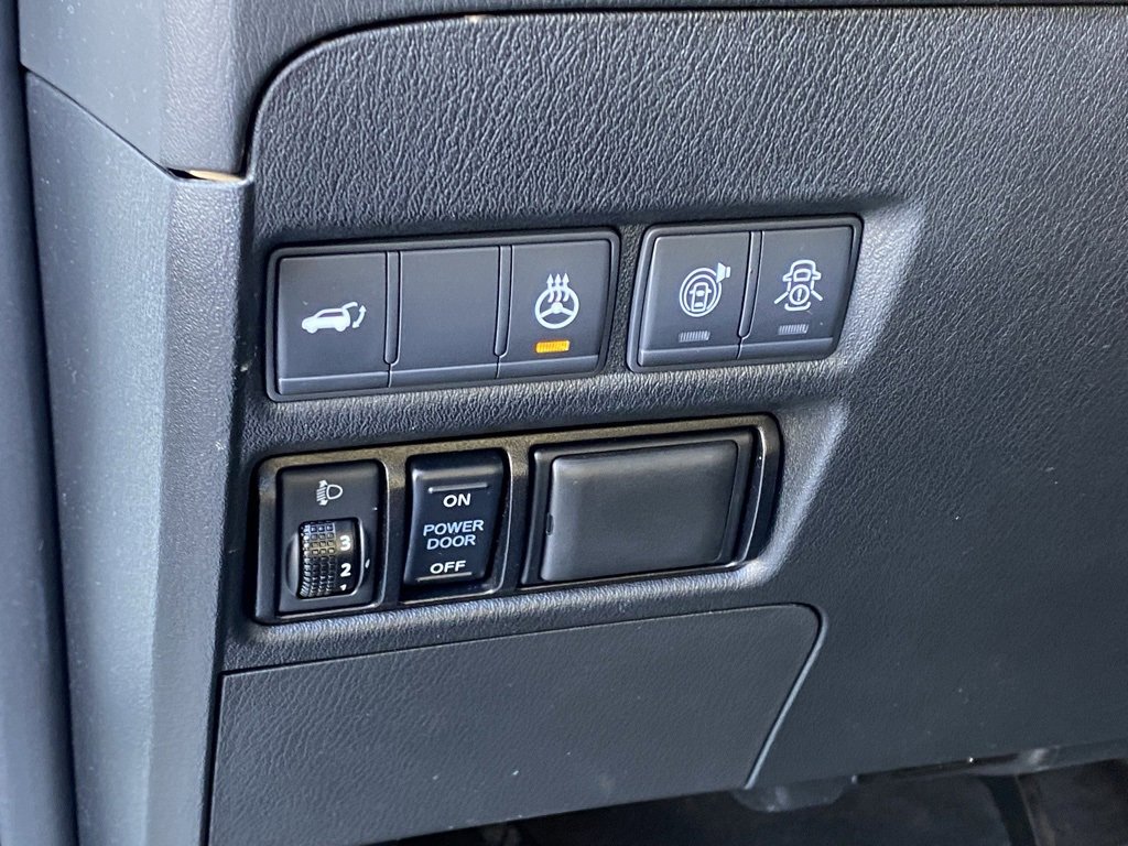 Used 2019 Nissan Armada Platinum w/ Captain's Chairs Package image 12