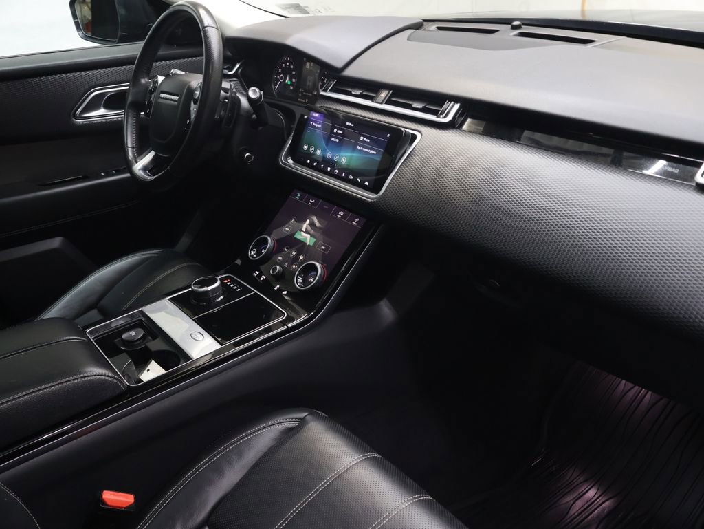 Used 2018 Land Rover Range Rover Velar S image 11