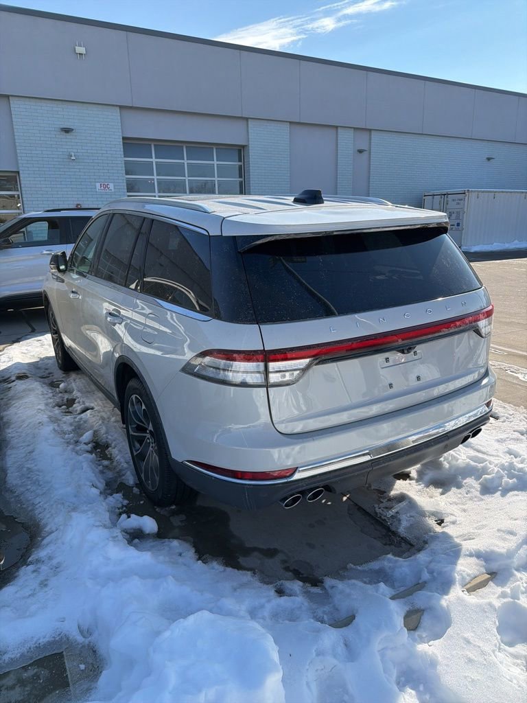 Used 2025 Lincoln Aviator Reserve w/ Illumination Package image 5