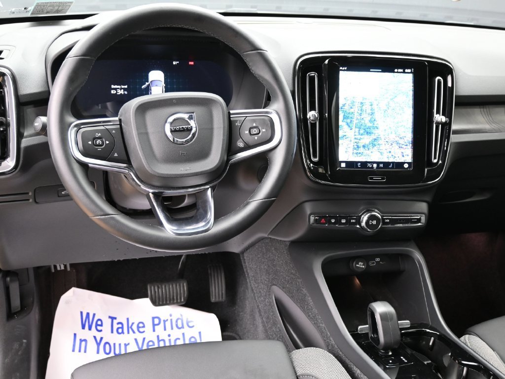 Used 2025 Volvo EX40 Core AWD/4WD image 23