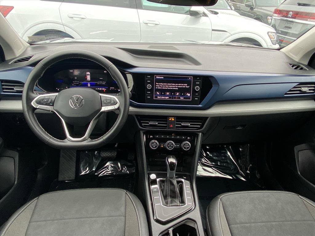 Certified 2024 Volkswagen Taos SE image 8