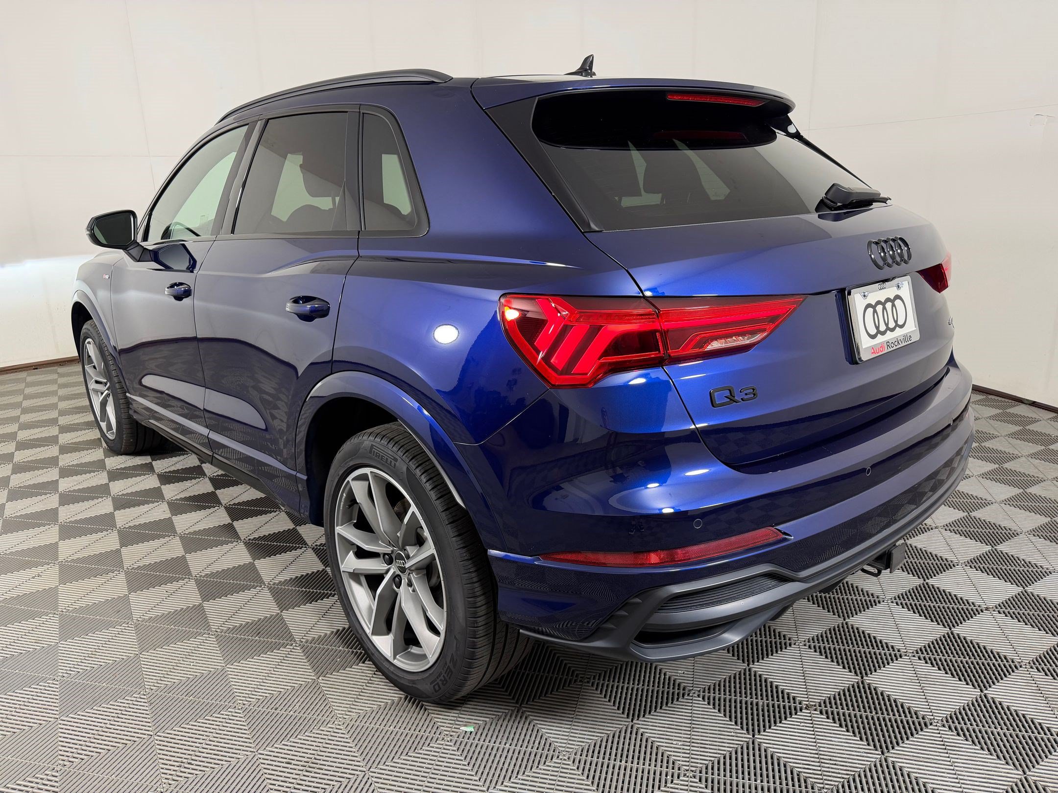 Used 2022 Audi Q3 2.0T Premium Plus AWD/4WD image 3