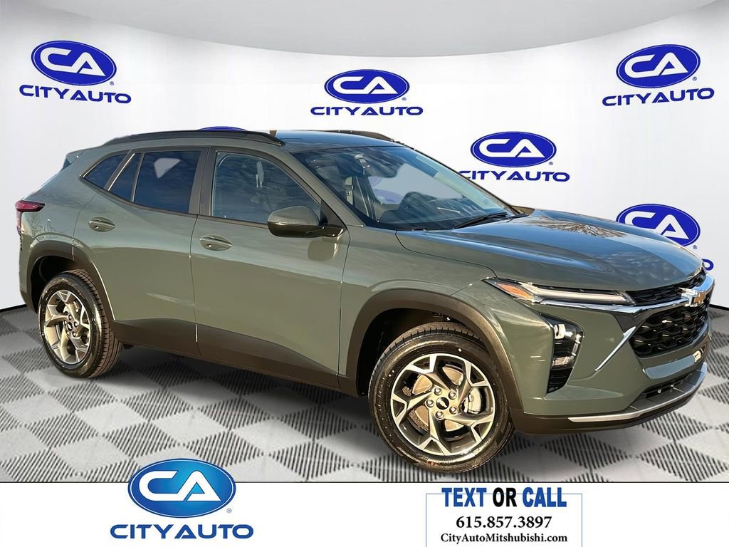 Used 2025 Chevrolet Trax LT image 1