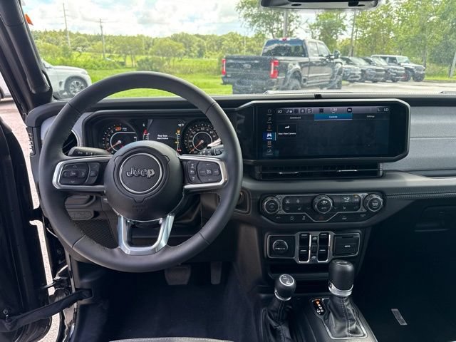 Used 2026 Jeep Wrangler Unlimited Sahara AWD/4WD image 12