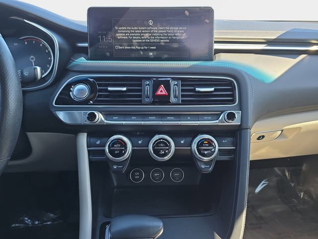 Used 2023 Genesis G70 2.0T image 23
