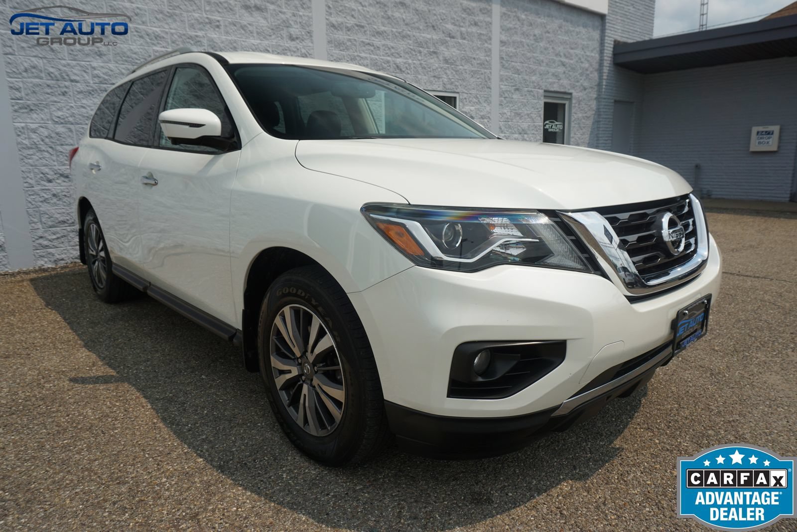 Used 2017 Nissan Pathfinder SL w/ Trailer Tow Package